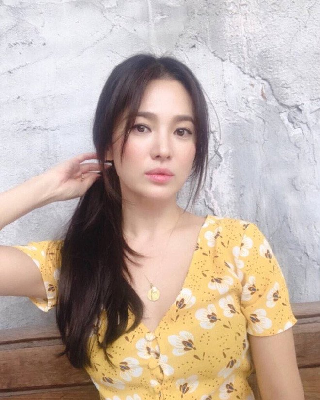 Bắt gặp Song Hye Kyo đời thực: Nhan sắc nữ thần toả sáng nhờ kiểu tóc “bổ luống” phù hợp - 10