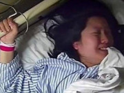 Bà bầu - Vợ vật vã lúc "vượt cạn", hành động của chồng làm bác sĩ sững người