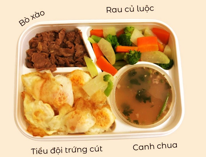 Yêu 8 tháng, 9X được mẹ bạn trai nấu cơm cho mang đi làm, sau 1 tháng tăng 2kg - 7