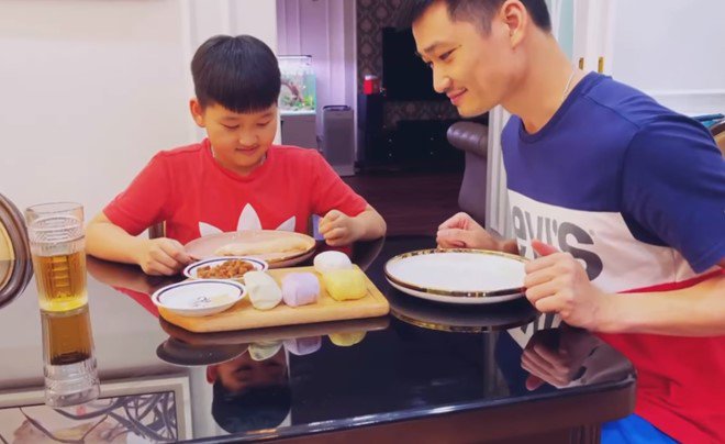 Con trai Bảo Thanh làm bánh trôi màu sắc, ai cũng phì cười vì lời thú nhận của bé - 6