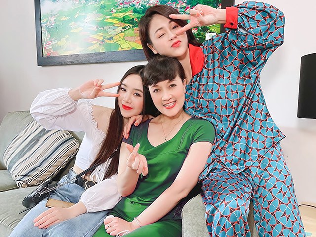 Hướng Dương Ngược Nắng: Ngọc lấy lòng mẹ chồng tương lai nhưng bị Trí giận dỗi: Không yêu tôi?