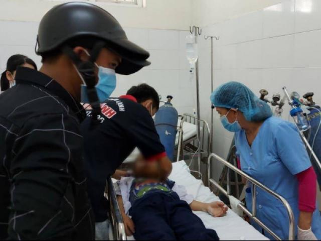 Đà Nẵng: Mua đồ chơi lạ, 32 học sinh nhập viện do khó thở, 5 em trở nặng