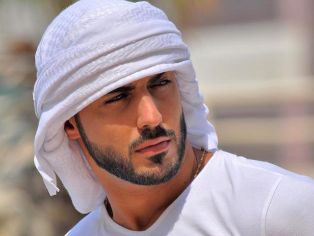 Chàng trai từng bị trục xuất ra nước ngoài vì quá đẹp trai giờ ra sao?