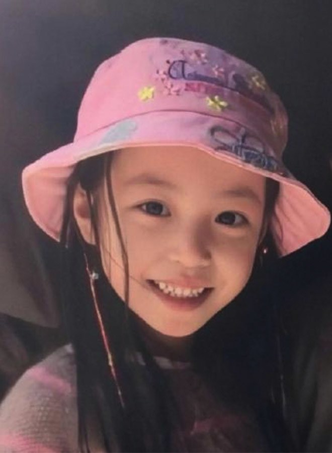 Con gái Triệu Vy 11 tuổi nhận không ra vì quá xinh, tương lai mỹ nữ như mẹ đã gần - 11