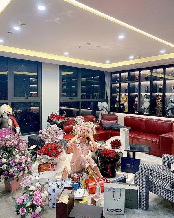 Nhà Celeb: Sau đăng quang các Á hậu đều ở nhà sang, 2 người lấy đại gia là đỉnh nhất - 1