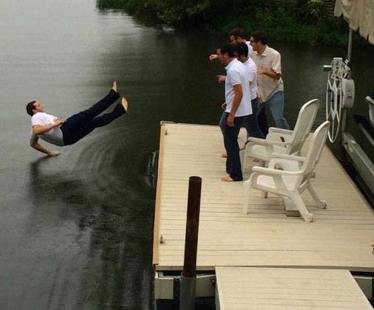 Những khoảnh khắc hài hước “đi vào lòng đất” - 1