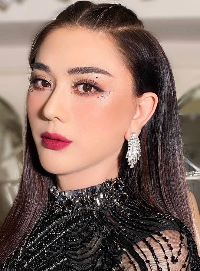 Lâm Khánh Chi amp;#34;cânamp;#34; hết màu son khiến phái nữ amp;#34;khóc thétamp;#34; - 7