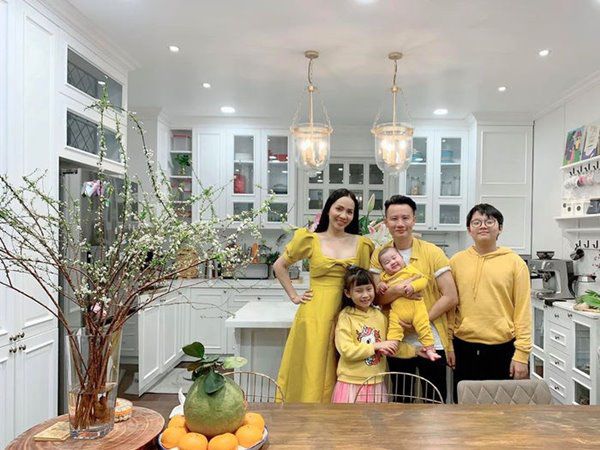 Nhà Celeb: Phòng bếp của Tăng Thanh Hà, Đông Nhi và dàn sao Việt gọn gàng, sang trọng thấy mê - 7