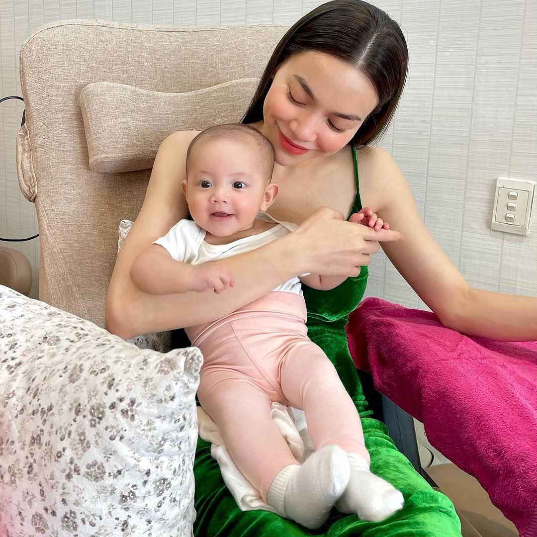 Hồ Ngọc Hà vạch áo khoe eo, tỏ thái độ khi bị amp;#34;soiamp;#34; bụng sau sinh chưa thon gọn - 7