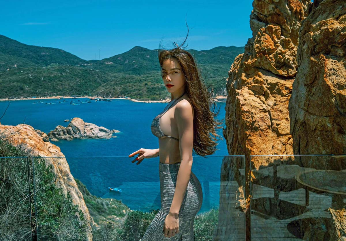 Hồ Ngọc Hà vạch áo khoe eo, tỏ thái độ khi bị amp;#34;soiamp;#34; bụng sau sinh chưa thon gọn - 3