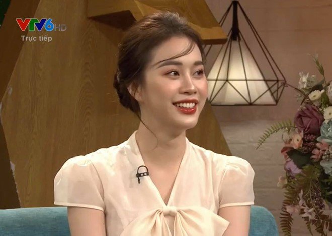 MC VTV xinh như mộng làm khán giả khó chịu chỉ vì một cọng tóc, đòi photoshop lại - 2