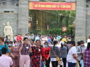 Tin tức - Hàng ngàn người dân đội nắng kéo về TP.Thủ Đức dự lễ giỗ Tổ Hùng Vương