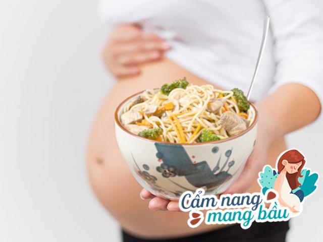 Mang thai, mẹ bầu thèm mấy cũng nhớ né 4 món ăn này để con yêu an toàn