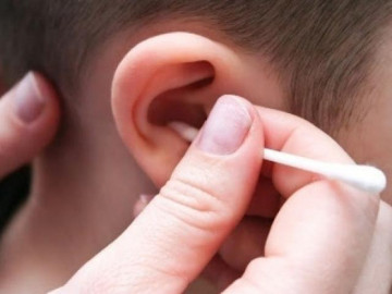 Thói quen vệ sinh tai cả triệu người thực hiện, bác sĩ cảnh báo là sai lầm tai hại