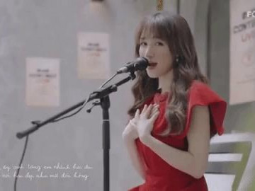 Hòa Minzy cover lại nhạc phim Một Ngày Không Có Em đình đám 13 năm trước