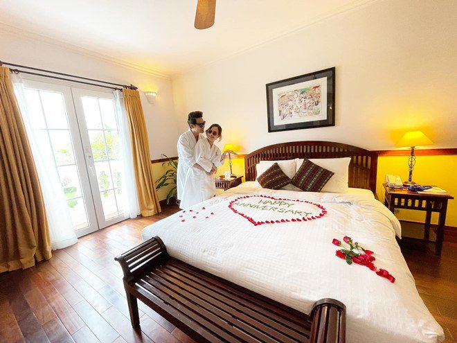 22 năm bên nhau, MC Hồng Phúc và vợ có lễ amp;#34;hấp hônamp;#34; sang chảnh, đầy lãng mạn - 3