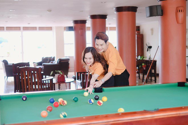 22 năm bên nhau, MC Hồng Phúc và vợ có lễ amp;#34;hấp hônamp;#34; sang chảnh, đầy lãng mạn - 24