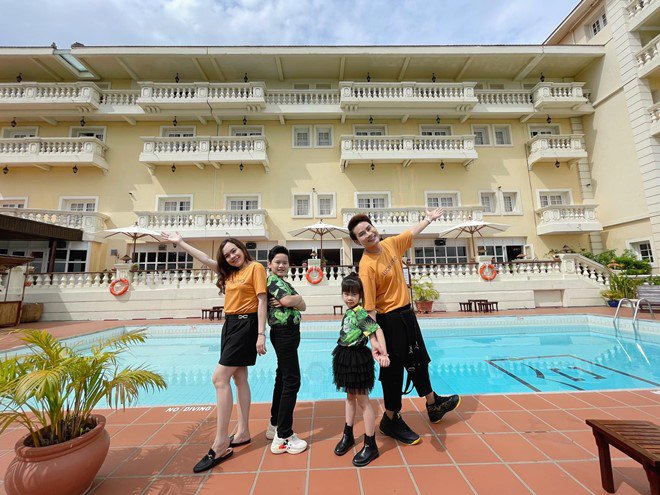 22 năm bên nhau, MC Hồng Phúc và vợ có lễ amp;#34;hấp hônamp;#34; sang chảnh, đầy lãng mạn - 26