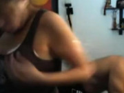 Tin tức - Nữ sinh quên tắt camera khi học online, giáo viên và bạn học chứng kiến cảnh nhạy cảm