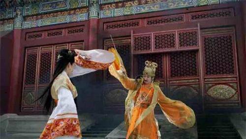 Phận đời bi kịch của nàng công chúa amp;#34;sinh nhầm nhàamp;#34;: 15 tuổi bị cha chặt tay, 18 tuổi qua đời trong u uất - 2