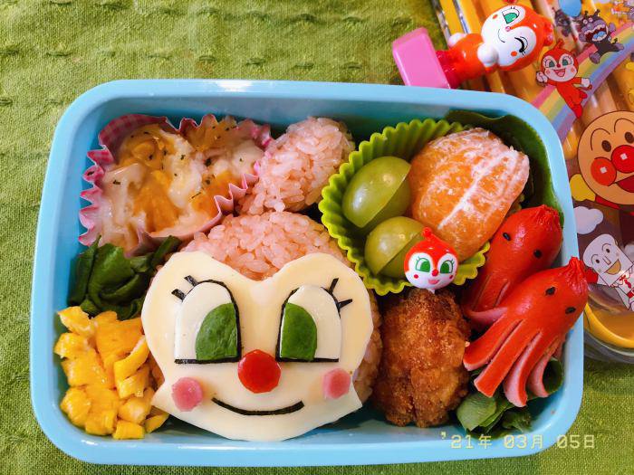 Mẹ đảm làm cơm bento cho con đi học, hội chị em đứng ngồi không yên vì kém cạnh - 3