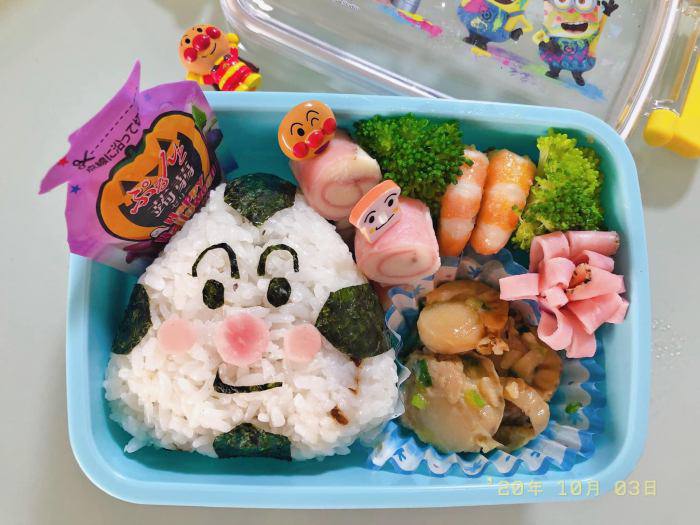 Mẹ đảm làm cơm bento cho con đi học, hội chị em đứng ngồi không yên vì kém cạnh - 8