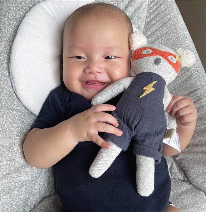 Hồ Ngọc Hà đăng ảnh 6 tháng tuổi, em bé trong ảnh giống hệt cặp sinh đôi với Kim Lý - 15