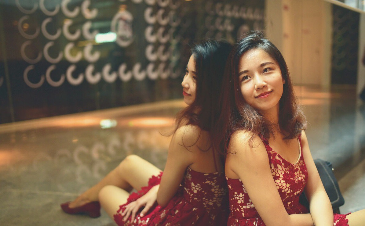 Hết hơi mồi chài sếp vẫn công cốc, vợ anh mỉm cười ghé tai thủ thỉ bí mật không tưởng - 1