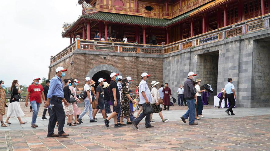 Bất chấp COVID-19, hàng nghìn người đi du lịch, nhìn cảnh biển Vũng Tàu mà choáng váng - 14