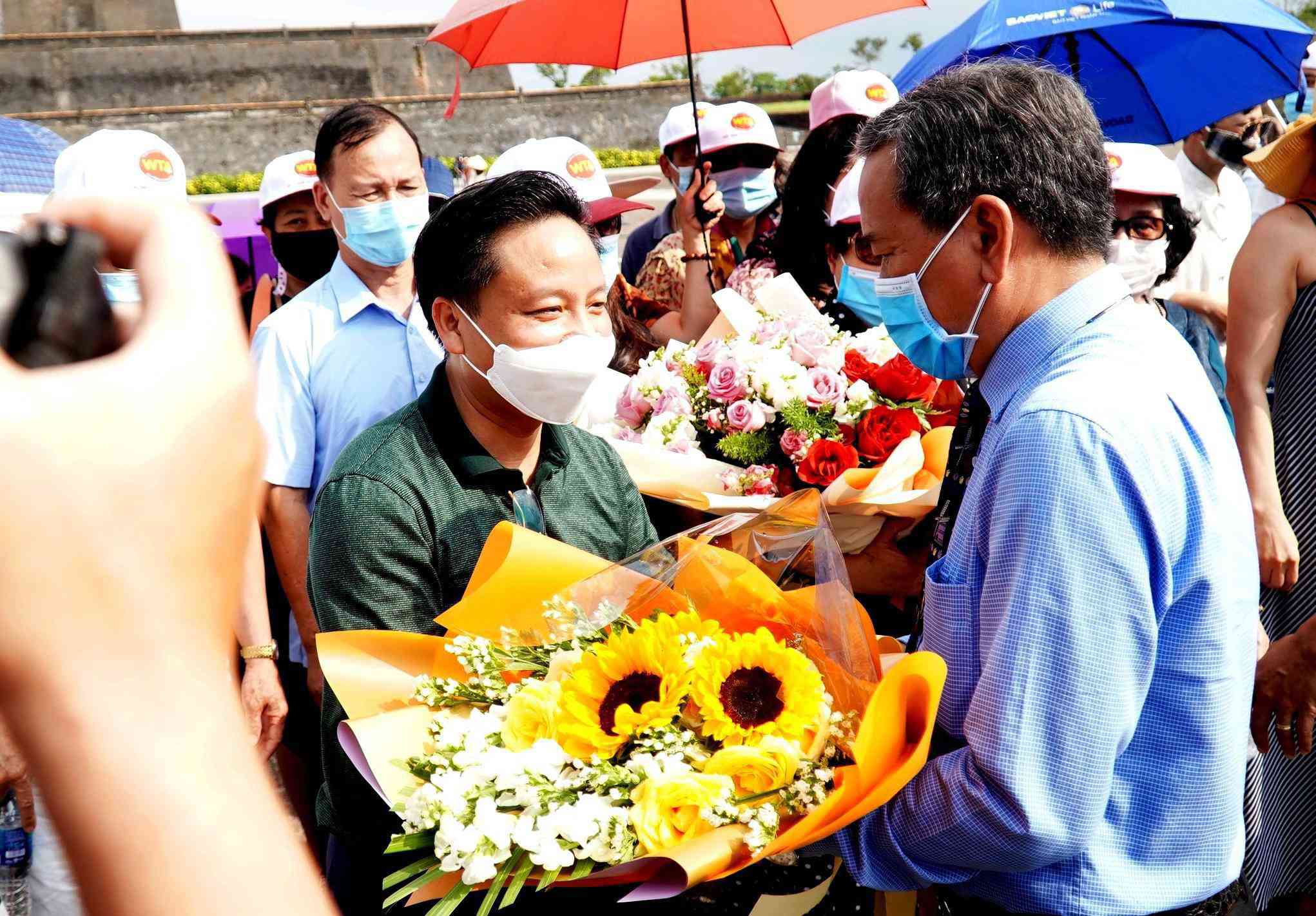 Bất chấp COVID-19, hàng nghìn người đi du lịch, nhìn cảnh biển Vũng Tàu mà choáng váng - 17