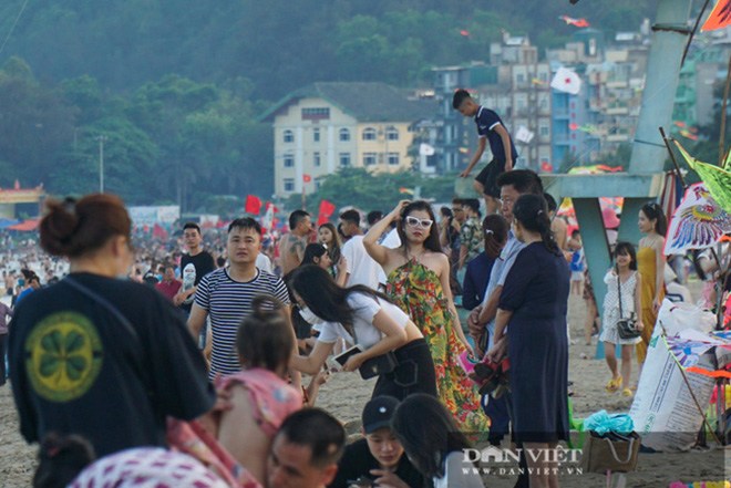 Bất chấp COVID-19, hàng nghìn người đi du lịch, nhìn cảnh biển Vũng Tàu mà choáng váng - 5