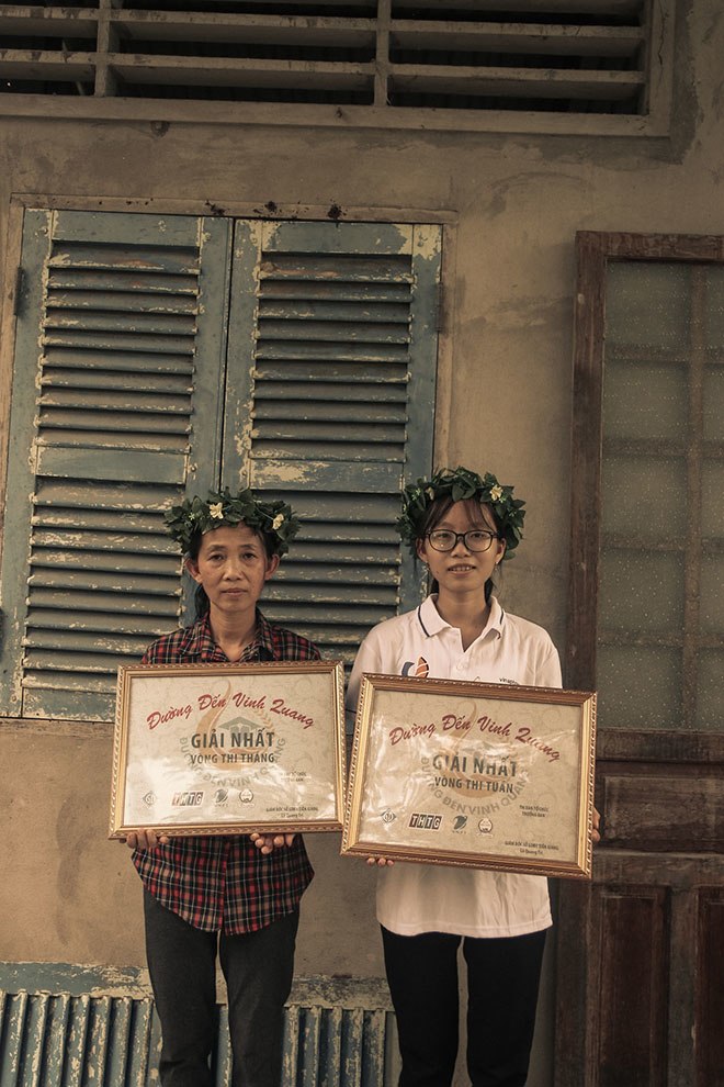 Bộ ảnh 0 đồng đầy cảm xúc của hai mẹ con học sinh nghèo: Chủ nhân bất ngờ lên tiếng - 11