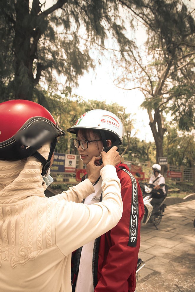 Bộ ảnh 0 đồng đầy cảm xúc của hai mẹ con học sinh nghèo: Chủ nhân bất ngờ lên tiếng - 2