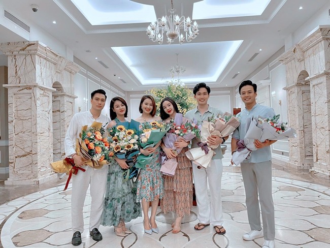 Hồng Diễm tiết lộ Hướng Dương Ngược Nắng kết thúc giật mình: Chẳng có ai tới được với nhau? - 3