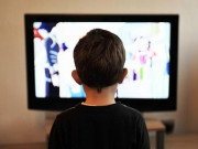 Sức khỏe - Không phải ánh sáng xanh từ điện thoại, đây mới là nguyên nhân khiến trẻ bị cận thị gia tăng