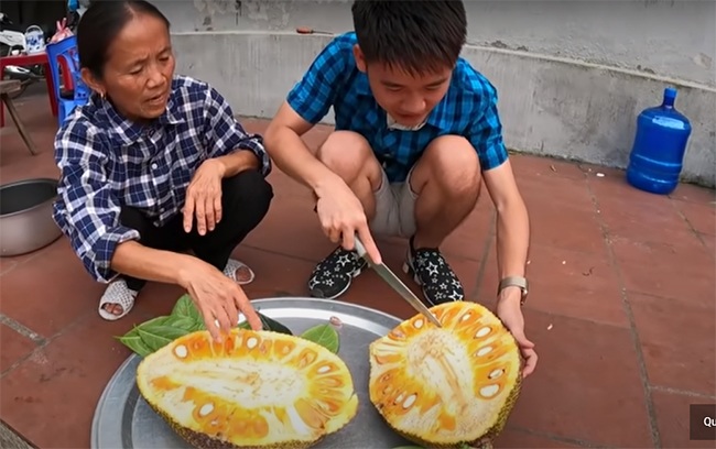 Tin tức 24h: Con trai bà Tân Vlog khoe mít ruột đỏ, tưởng trò đùa nhưng sự thật bất ngờ - 1