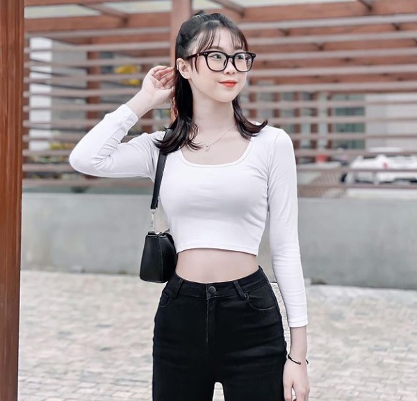 Hai hotgirl 10X lấy chồng sớm, mang bầu amp;#34;mặt búng ra sữaamp;#34;, giờ đã ra dáng mẹ bỉm - 6