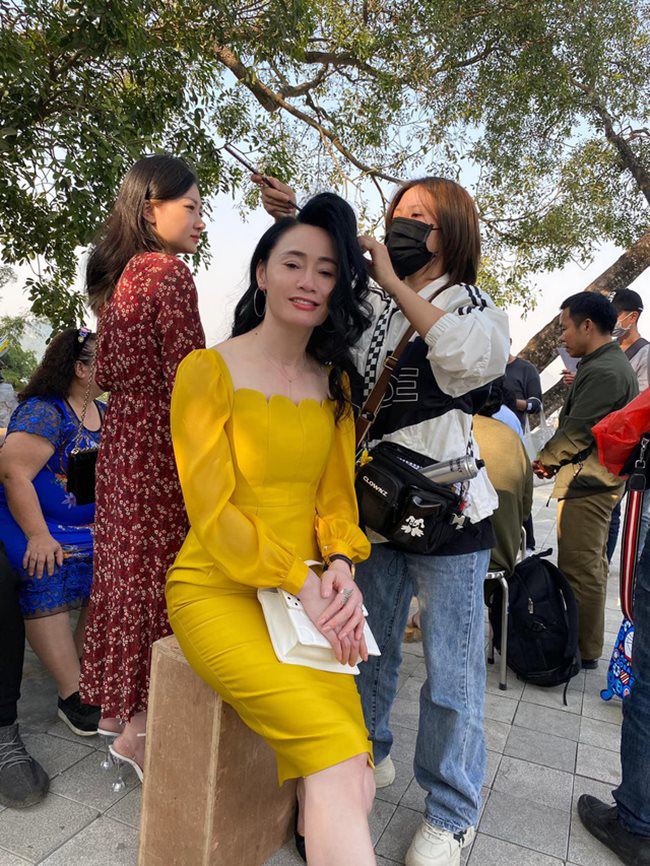 “Cô vợ bị cắm sừng” Đừng Bắt Em Phải Quên trở lại: U50 vẫn trẻ, điệu đà và nông nổi - 18