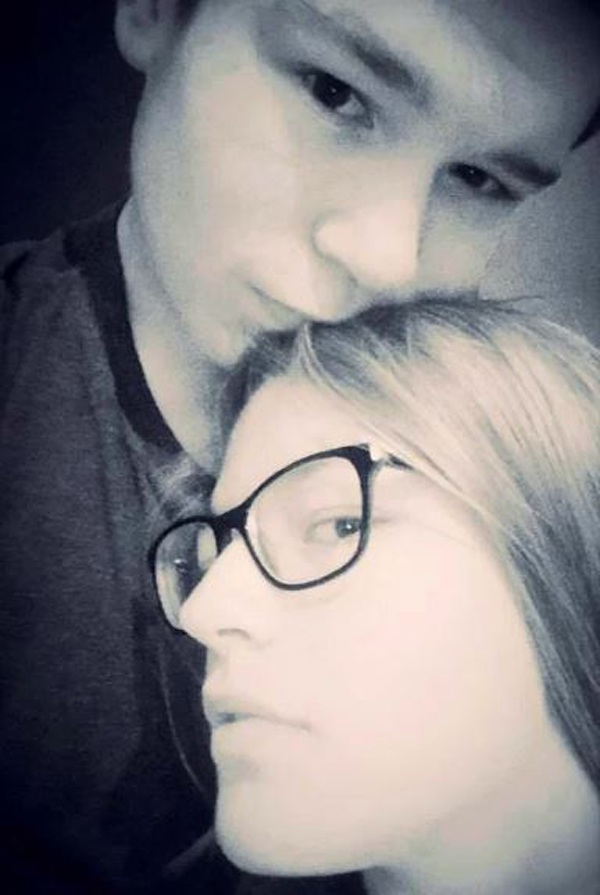 Thiếu nữ 14 tuổi cùng bạn trai sát hại mẹ, em gái rồi thản nhiên xuống nhà làm amp;#34;chuyện ấyamp;#34; - 2