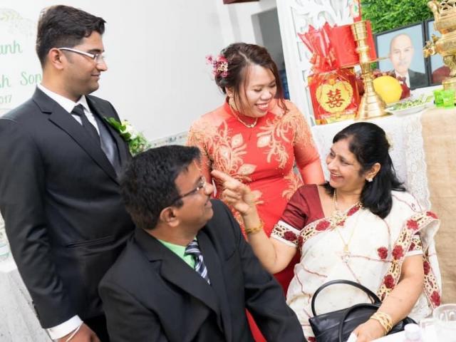 Cô dâu Việt bất ngờ khi nhận tin nhắn của bố mẹ chồng người Ấn Độ giữa đại dịch COVID-19