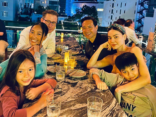 Sao Việt 24h: Phì cười với ngôn ngữ loạn xạ của nhà Hồ Ngọc Hà, Đoan Trang khi gặp nhau