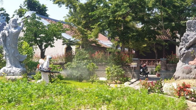 COVID-19 4/5: Hải Dương xuất hiện trường hợp nghi mắc COVID-19, đi ăn lẩu, uống nước mía vỉa hè - 2