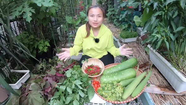Mua được nhà mới bên Nhật, vlogger Quỳnh Trần JP khoe vườn rau, hoa trái mùa hè - 4