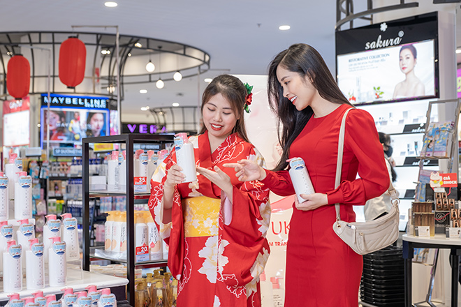 Yukina sale mạnh cỡ nào mà chị em rầm rộ tới Aeon Mall vậy? - 1