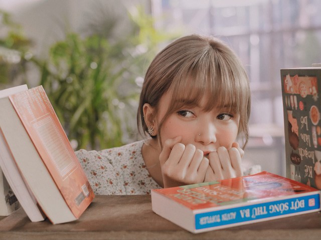Thiều Bảo Trâm lộ rõ sự mê trai trong sản phẩm âm nhạc mới