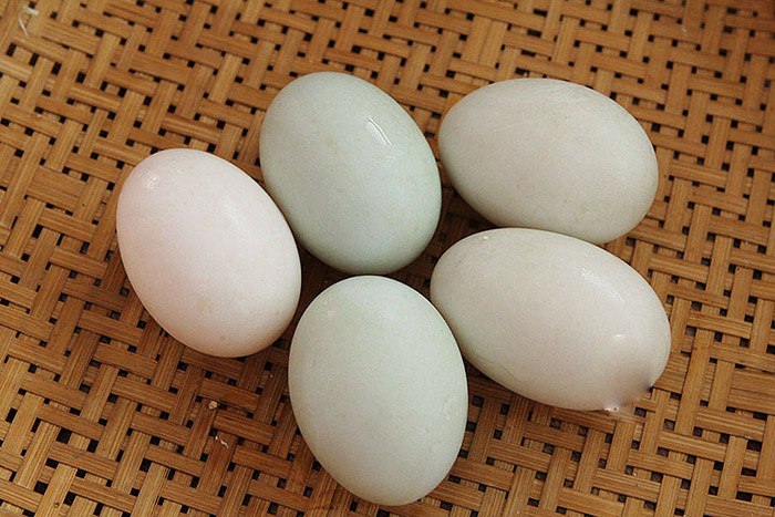 Làm trứng vịt muối, thêm một bước ngâm này, trứng vừa ngon lại thơm nức - 1