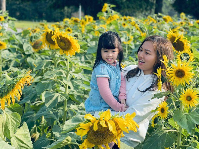 MC Diễm Quỳnh bất chấp gian nan sinh con ở tuổi U50, amp;#34;công chúa nhỏamp;#34; giờ xinh xắn, nụ cười tỏa nắng - 18