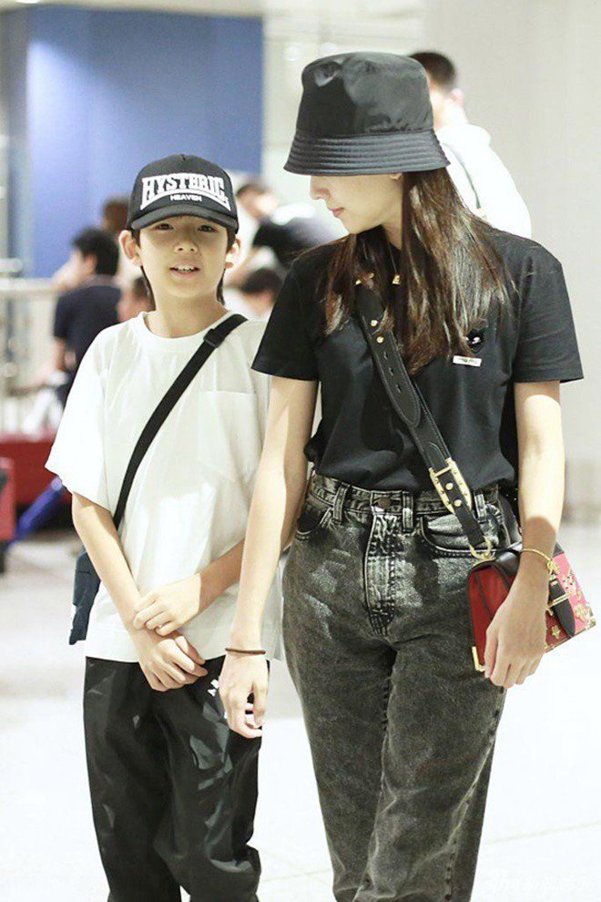 Ngôi sao 24/7: Chất như Trần Nghiên Hy, hồi đáp chuyện Triệu Lệ Dĩnh ly hôn chồng bị réo tên - 10