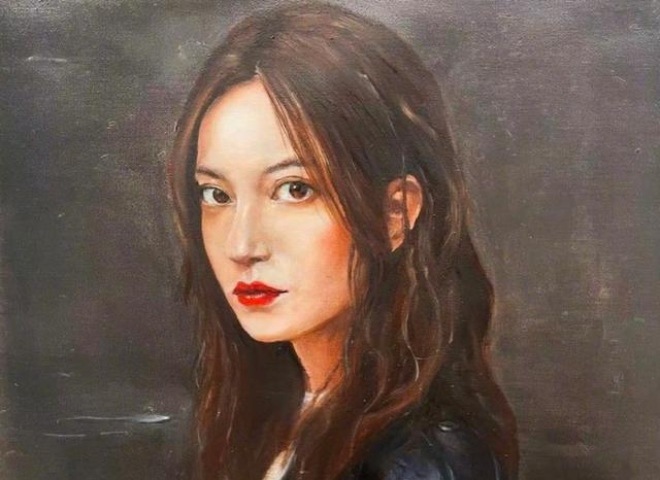 Tài sản bị đóng băng, Triệu Vy đi uống rượu giải khuây với người đàn ông trẻ - 2