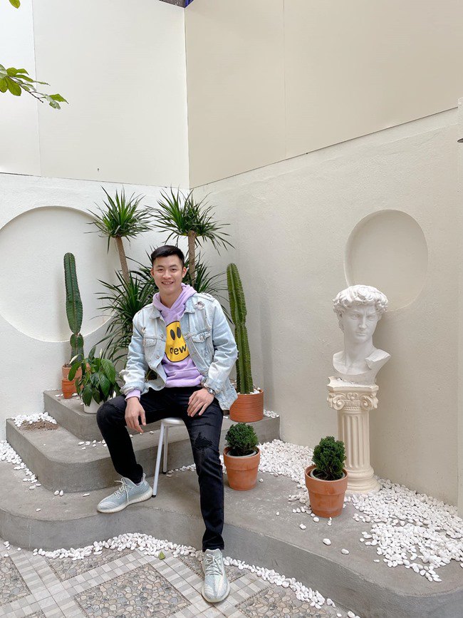 amp;#34;Đông Ki-sốtamp;#34; Hướng Dương Ngược Nắng: Vào nghề nhờ chị gái, có mối tình đẹp 6 năm - 10